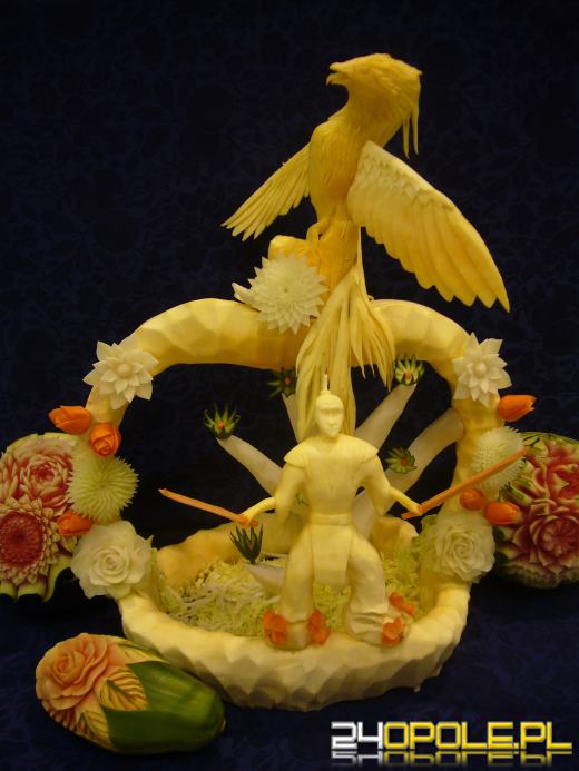 Dzieła sztuki wyrzeźbione w warzywach i owocach