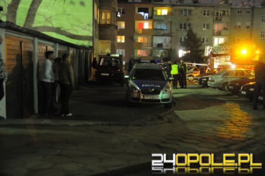 Nastolatka siedziała na parapecie wieżowca. Pomógł mediator