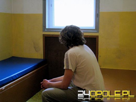 18 i 19-latek próbowali włamania. Obaj byli pijani