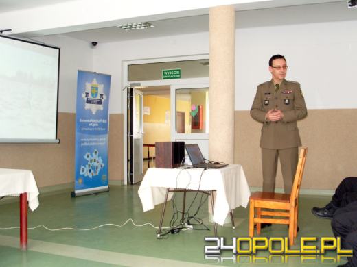 Służby mundurowe z wizytą w ZS Prószków