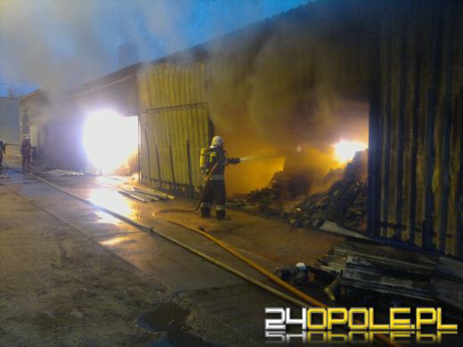 Płonęła hurtownia opakowań na Zaodrzu