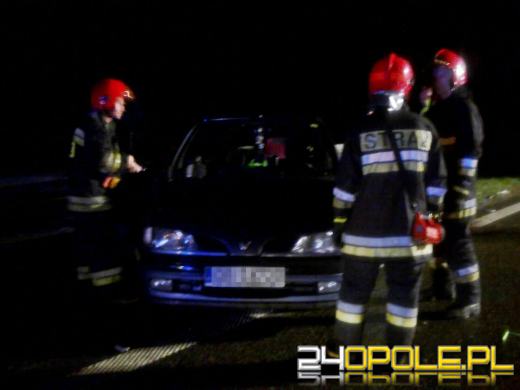 Zderzenie dwóch samochodów na autostradzie