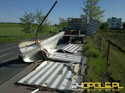 Kierowca dostawczego auta "nie zmieścił się" pod wiaduktem