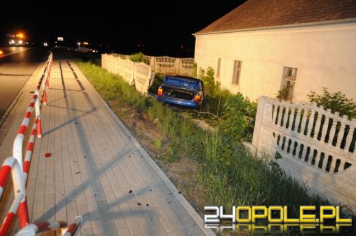 Kabriolet wpadł na posesję