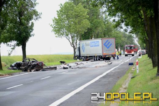 41-latek zginął w czołowym zderzeniu z ciężarówką