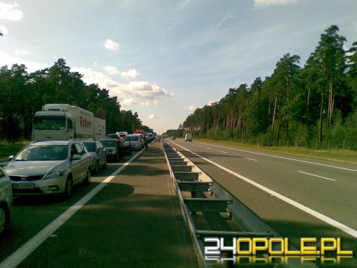 Po wypadku na autostradzie ogromny korek w kierunku Katowic