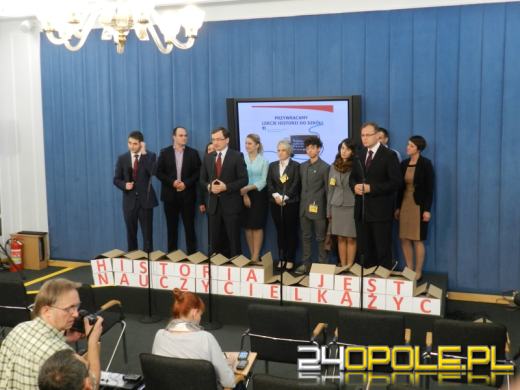 Opolska akcja w obronie lekcji historii: apel do posłów