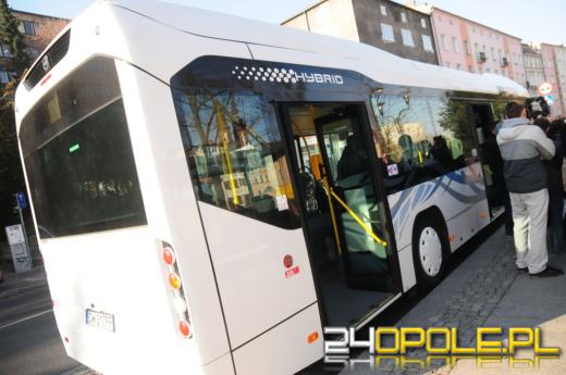 Ekologiczny autobus na ulicach Opola. Póki co na próbę