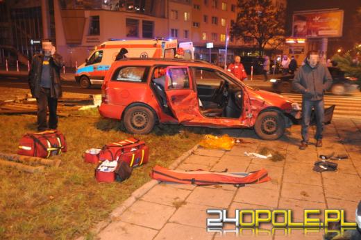 Siedem osób rannych w wypadku na rondzie