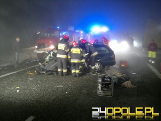 Wypadek w okolicach "grzybka". Na drogach fatalne warunki do podróżowania