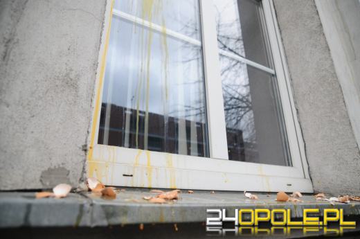 Siedziba SLD w Opolu obrzucona jajami