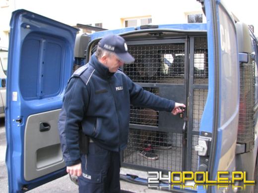 Wandale pobili 70-latka, bo zwrócił im uwagę