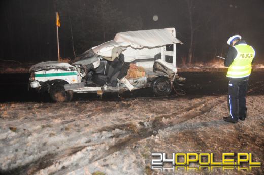 Samochód rozerwany podczas wypadku