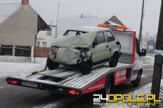 Kierowca malucha wjechał w autobus