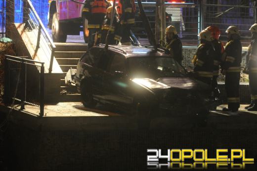 Pijany kierowca wjechał BMW do Młynówki