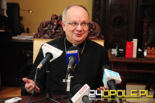 Biskup Czaja: nowy papież wniesie powiew świeżości i entuzjazm