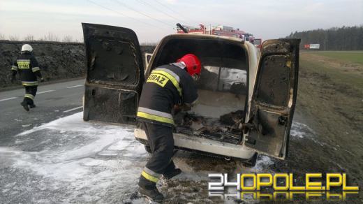 Pożar na obwodnicy Opola - samochód zapalił się podczas jazdy