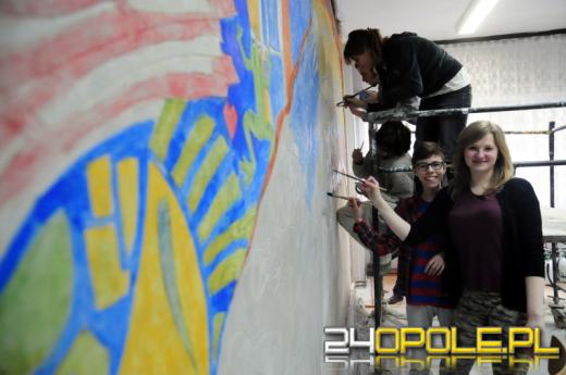 Licealiści z "dwójki" malują freski