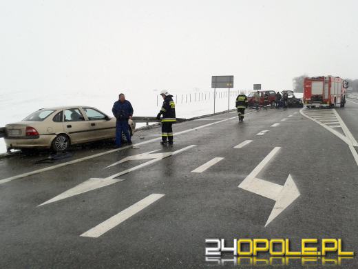 Czołowe zderzenie na obwodnicy Lubrzy. 