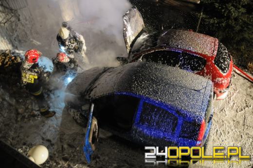 Dwa samochody spłonęły w nocy w Opolu