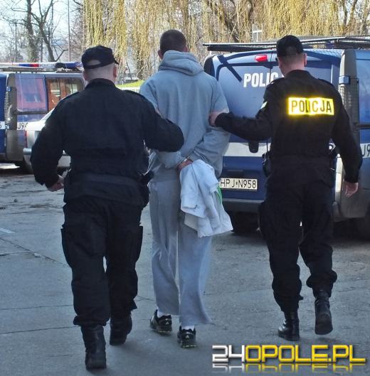 Ukradli wódkę ze sklepu, grozi im więzienie 