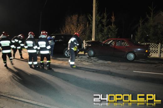 Wypadek w Zieleńcu, dwie osoby trafiły do szpitala