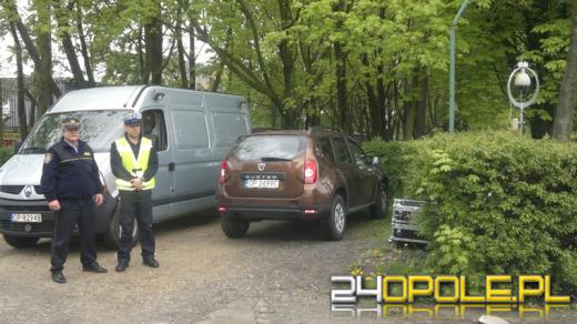 Policjanci podglądali kierowców i pieszych