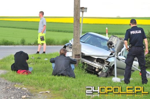18-latek bez prawa jazdy uciekał po kolizji. Zatrzymał się dopiero na latarni.