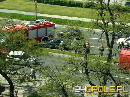 BMW zderzyło się z wozem strażackim jadącym na sygnale