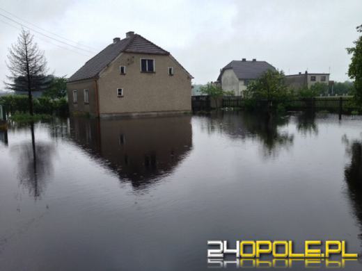 Lokalne podtopienia w całym województwie. 5 rzek przekroczyło stany alarmowe.