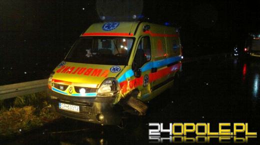 Zderzył się z karetką i uciekł. Wcześniej potrącił pieszego?