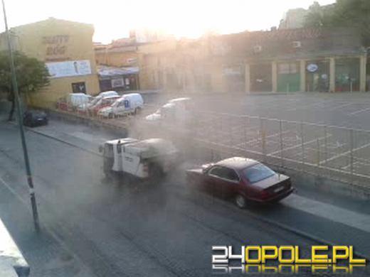 Samochody i okna mieszkań w kurzu! Tak się sprząta ulice Opola.