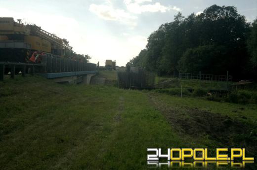 Ciężarówka wypadła z autostrady A4