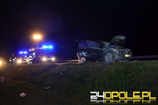 Kierowcy ugasili palący się na autostradzie samochód