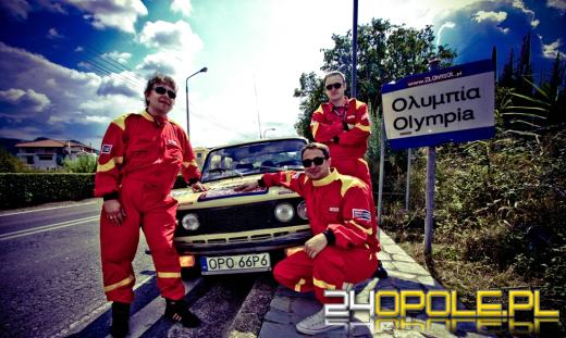 Opolanie na Złombolu. Kultowym fiatem jadą na Nordkapp.