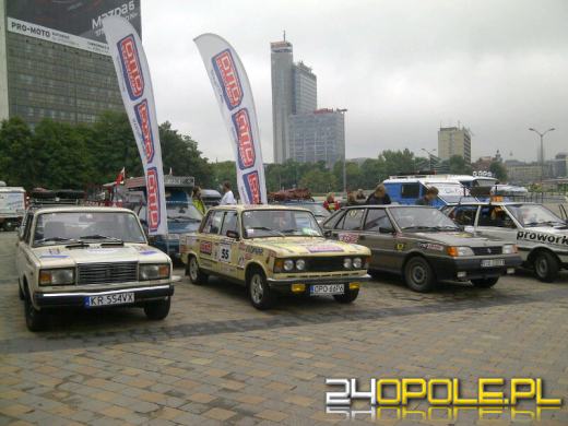 Opolanie na Złombolu. Kultowym fiatem jadą na Nordkapp.