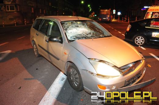 Wjechał na skrzyżowanie na czerwonym świetle