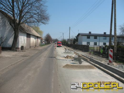 Feralny remont drogi pod Praszką. Splajtował kolejny wykonawca.