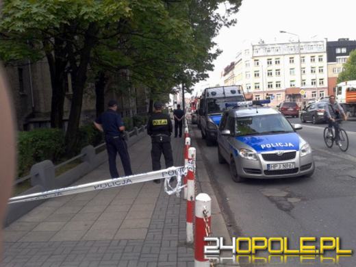Ewakuacja szkoły w centrum Opola. Na podwórzu znaleziono niewybuchy.