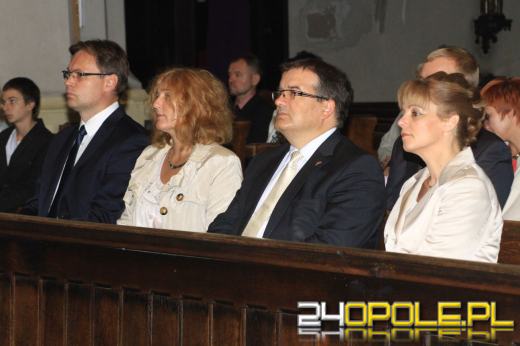 Poseł Patryk Jaki wziął ślub w opolskiej katedrze