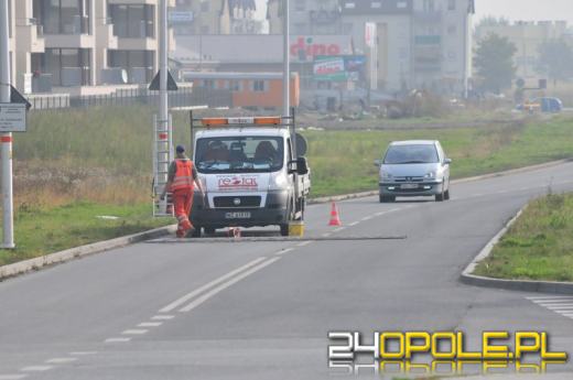Z Alei Solidarności usunięto progi spowalniające
