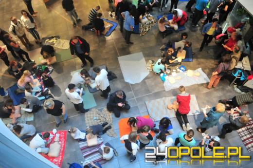 "Restart a Heart" w Opolu. Kilkaset osób ćwiczyło reanimację.