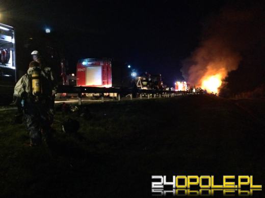 Tragiczny karambol na autostradzie A4, samochody stanęły w płomieniach