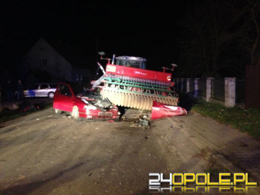 Seat wbił się w ciągnik rolniczy