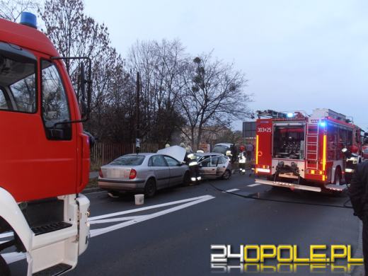 Trzy osoby ranne po czołowym zderzeniu w Niemodlinie