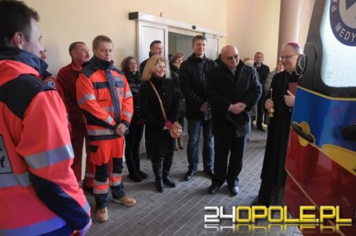 Opolscy ratownicy mają nową karetkę