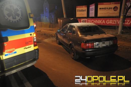 Nietrzeźwa kierująca wjechała w latarnię