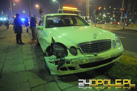 Wypadek na Zaodrzu. Dwie osoby ranne.