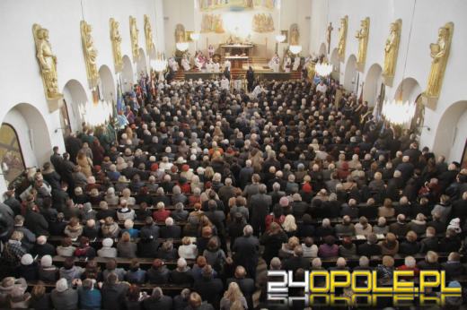 Zdzieszowice pożegnały Dietera Przewdzinga. Tłumy na pogrzebie burmistrza.