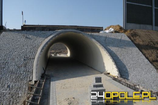 Wiadukt nad obwodnicą prawie gotowy. Zobacz relację z placu budowy.